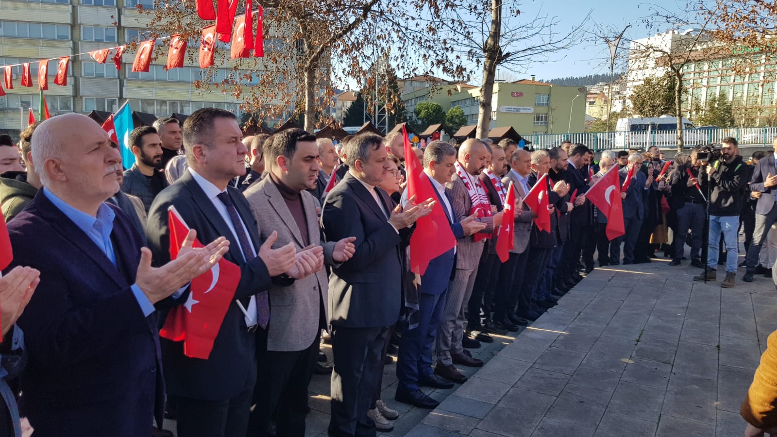 Binlerce kişi Türk Bayrakları ile yürüdü... Kocaeli teröre karşı tek yürek! - Resim : 21