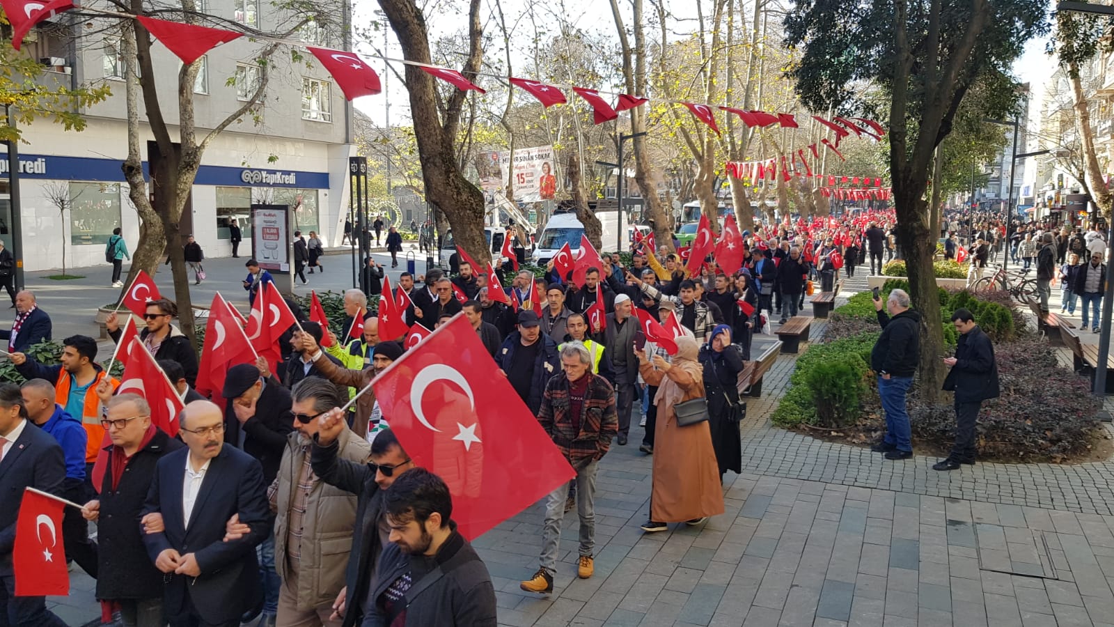 Binlerce kişi Türk Bayrakları ile yürüdü... Kocaeli teröre karşı tek yürek! - Resim : 26