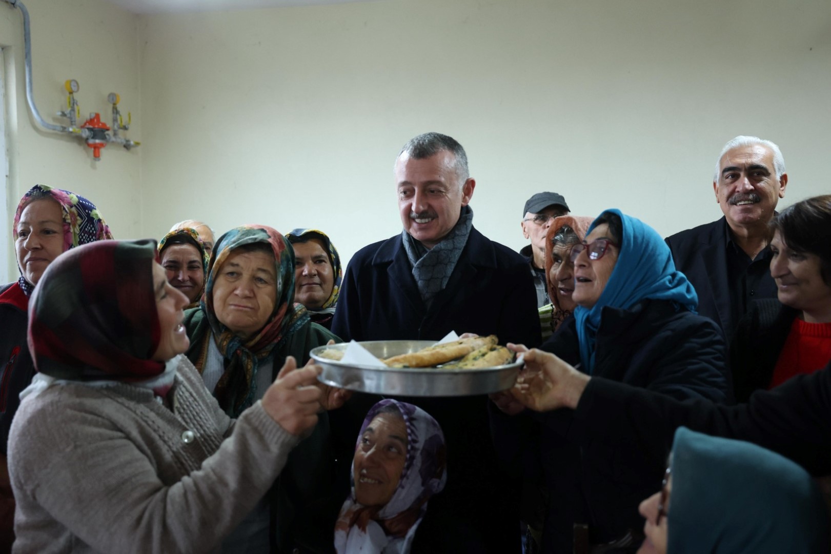 Büyükakın cemevini ziyaret etti; "Belediye başkanlığı hoşgörü makamıdır" - Resim : 5