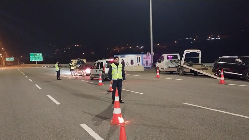 Kocaeli haber - Jandarma kuş uçurtmuyor: Bine yakın personel sahada - Resim : 3