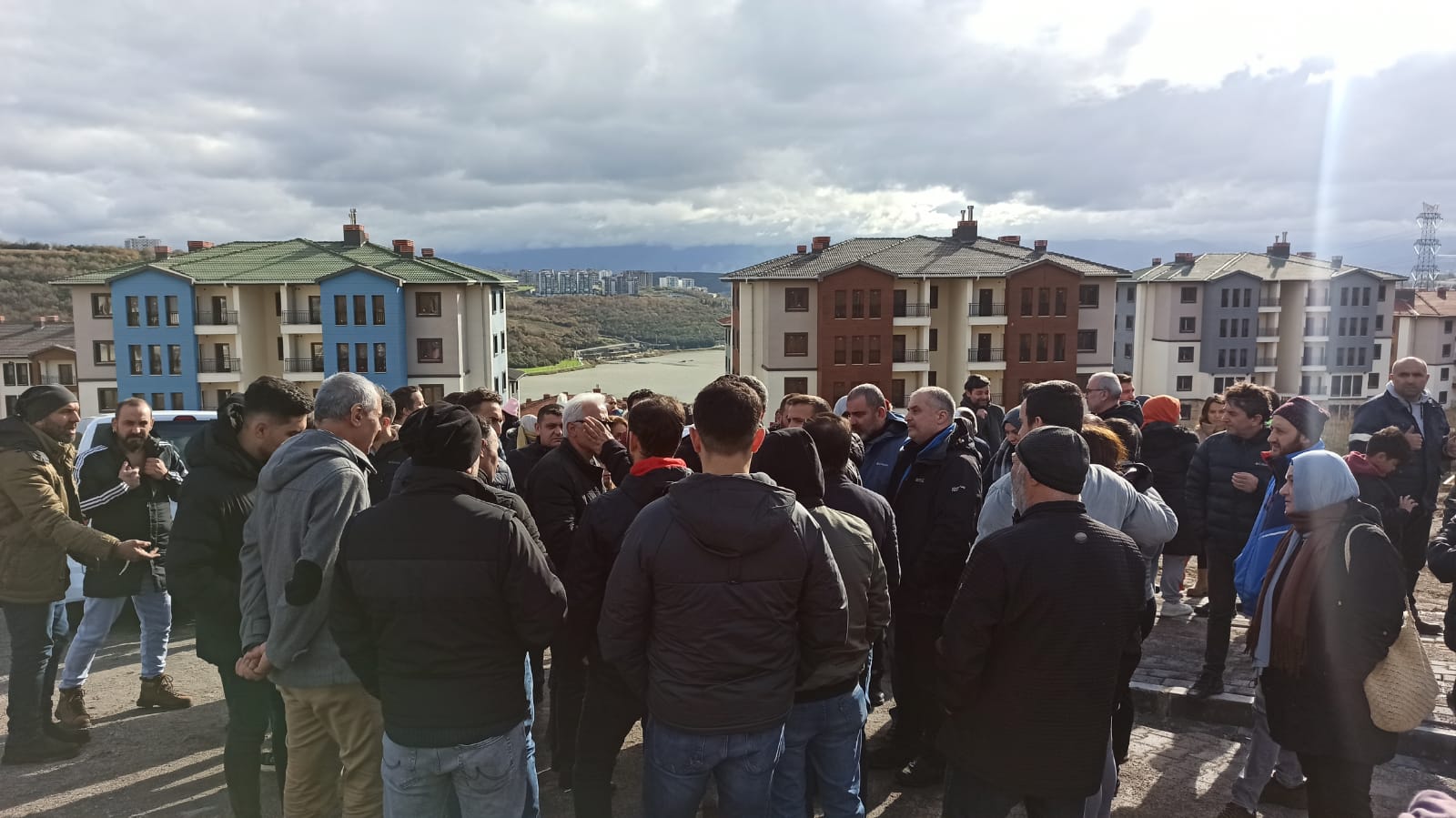 TOKİ Sepetçi hak sahipleri: “Şantiye elektriğine razıyız” - Resim : 1