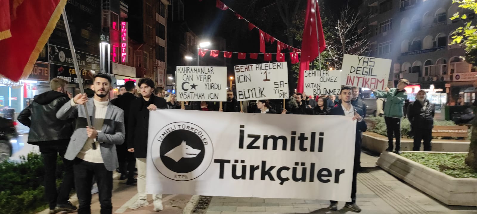 Kocaeli haber - İzmitli Türkçüler 12 şehit için yürüdü - Resim : 6