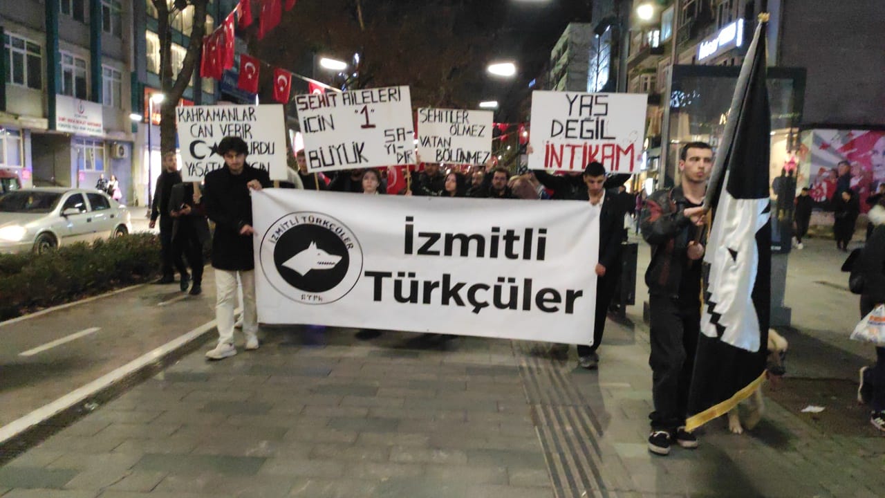 Kocaeli haber - İzmitli Türkçüler 12 şehit için yürüdü - Resim : 5