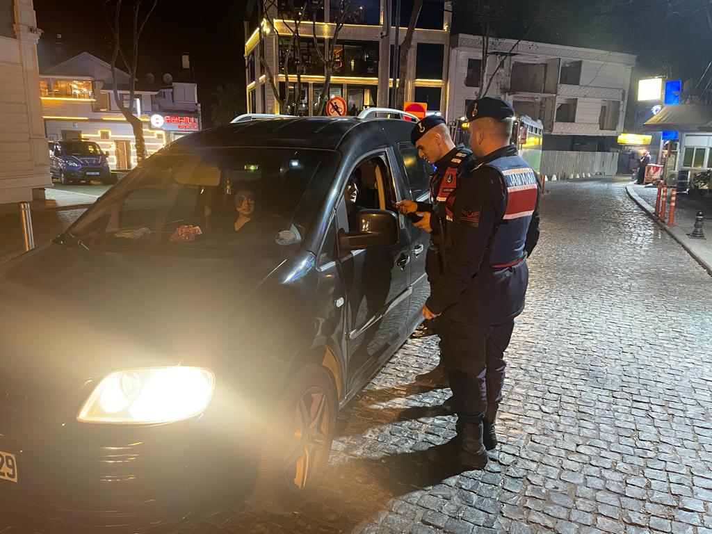 Kocaeli haber - Jandarma kuş uçurtmuyor: Bine yakın personel sahada - Resim : 1