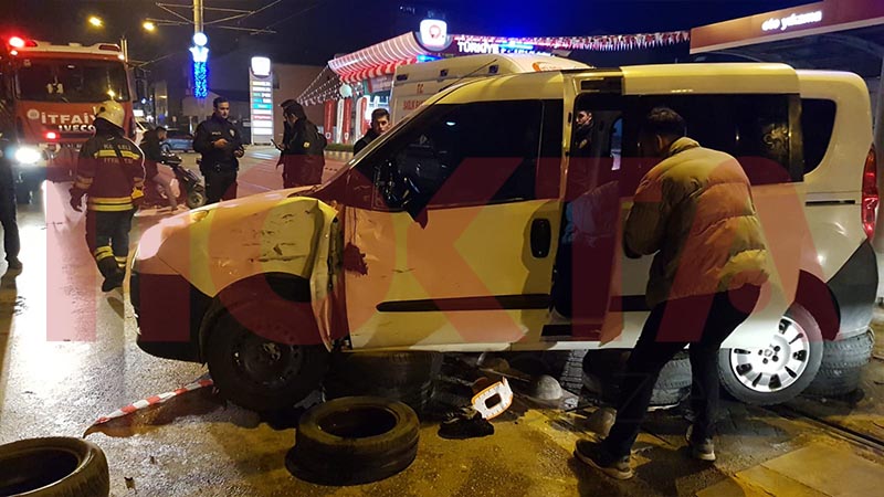 Kocaeli haber - İzmit Yenişehir mahalesinde feci kaza: İki yaralı - Resim : 1