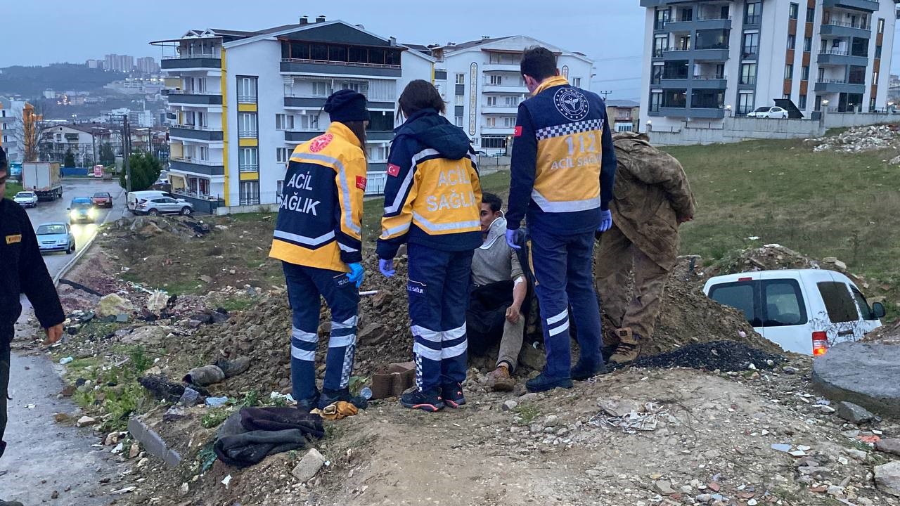 Kocaeli haber - Taksiyle çarpışan araç araziye uçtu: 4 yaralı var! - Resim : 6