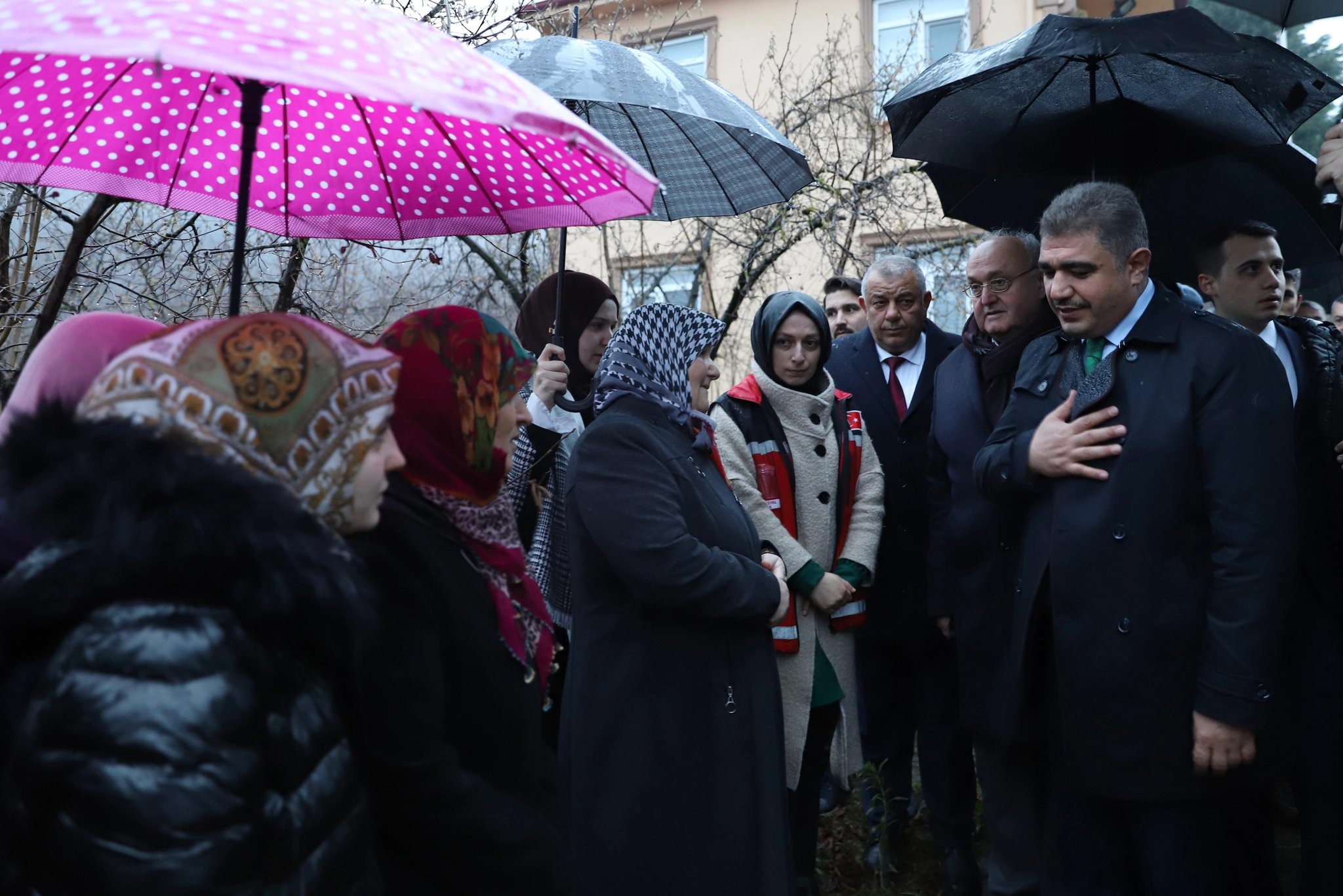 Şehit annesi son yolculuğuna uğurlandı - Resim : 2