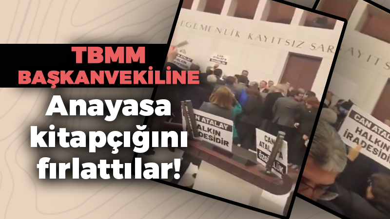 CHP’li milletvekili kürsüye Anayasa kitapçığını fırlattı!