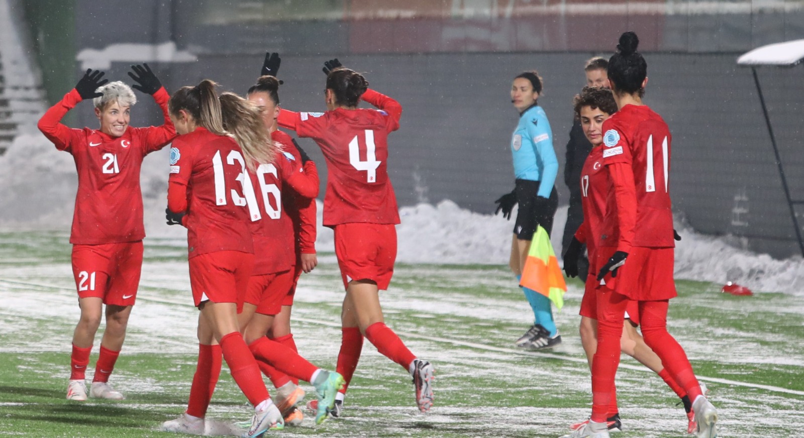 Gülbin Hız: İlk futbol maçımı basketbol ayakkabısı ile yaptım - Resim : 5