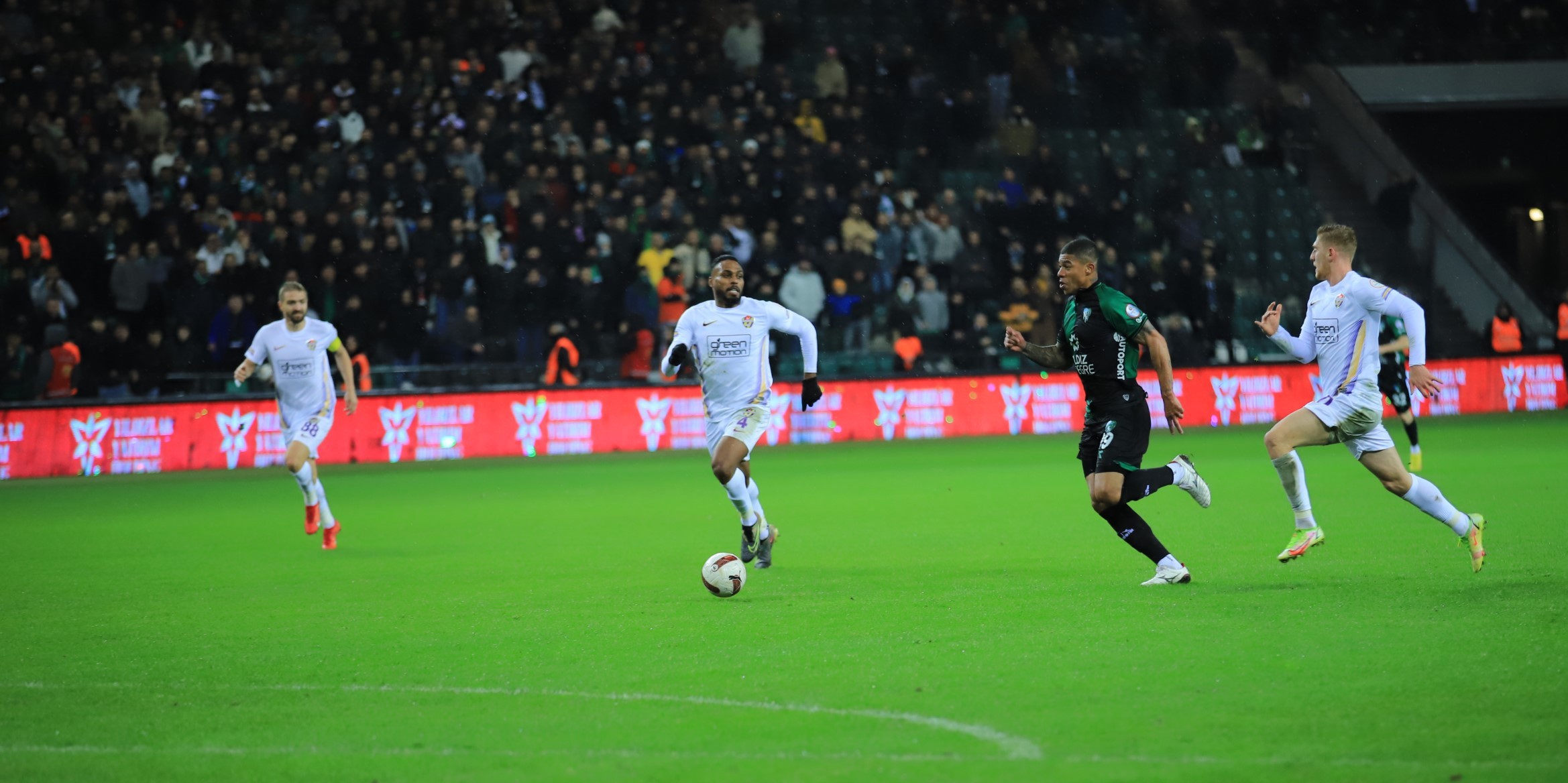 Kocaelispor-Eyüpspor: 2-1 "Körfez lider mider dinlemedi" - Resim : 9