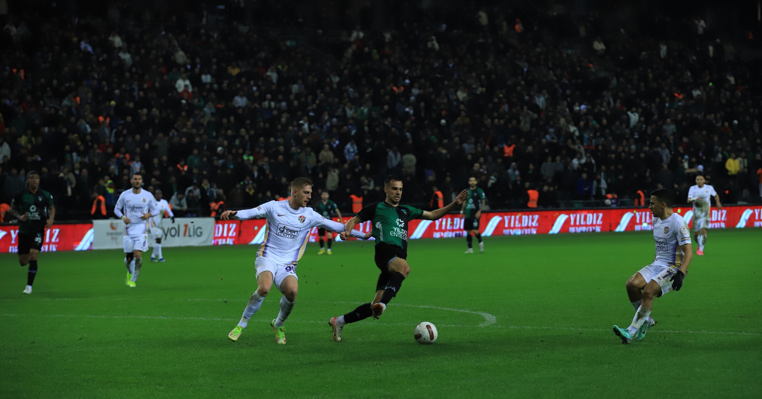 Kocaelispor-Eyüpspor: 2-1 "Körfez lider mider dinlemedi" - Resim : 10