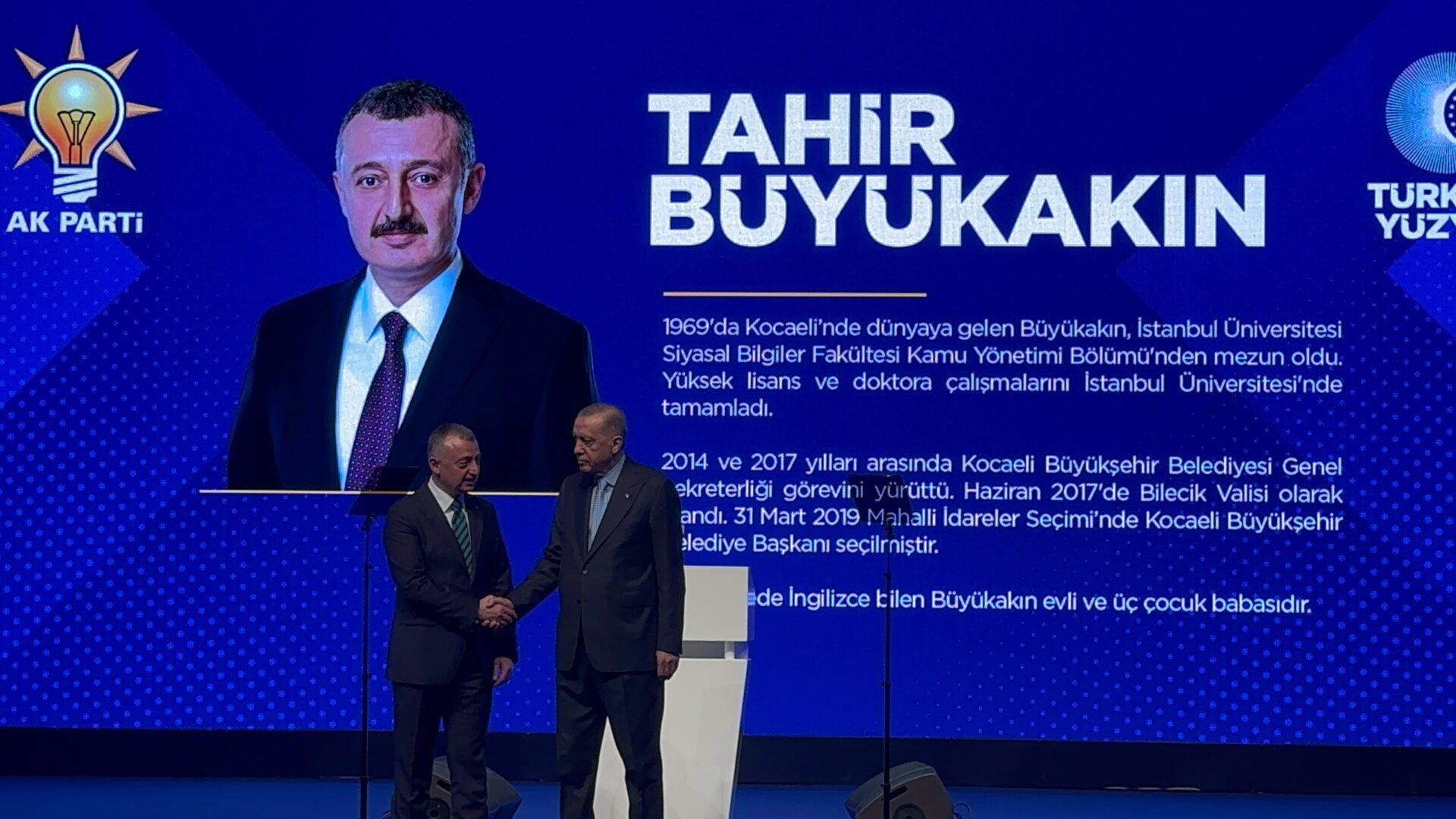 Tahir Büyükakın resmen Büyükşehir adayı - Resim : 1