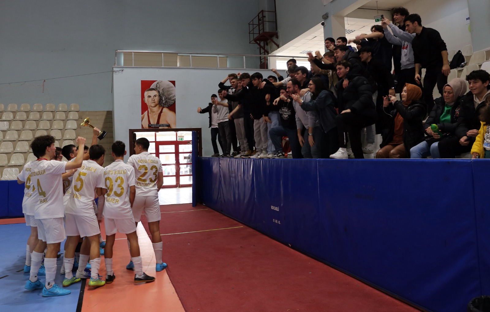 Futsalda en büyük KOTO Teknik Koleji! - Resim : 1