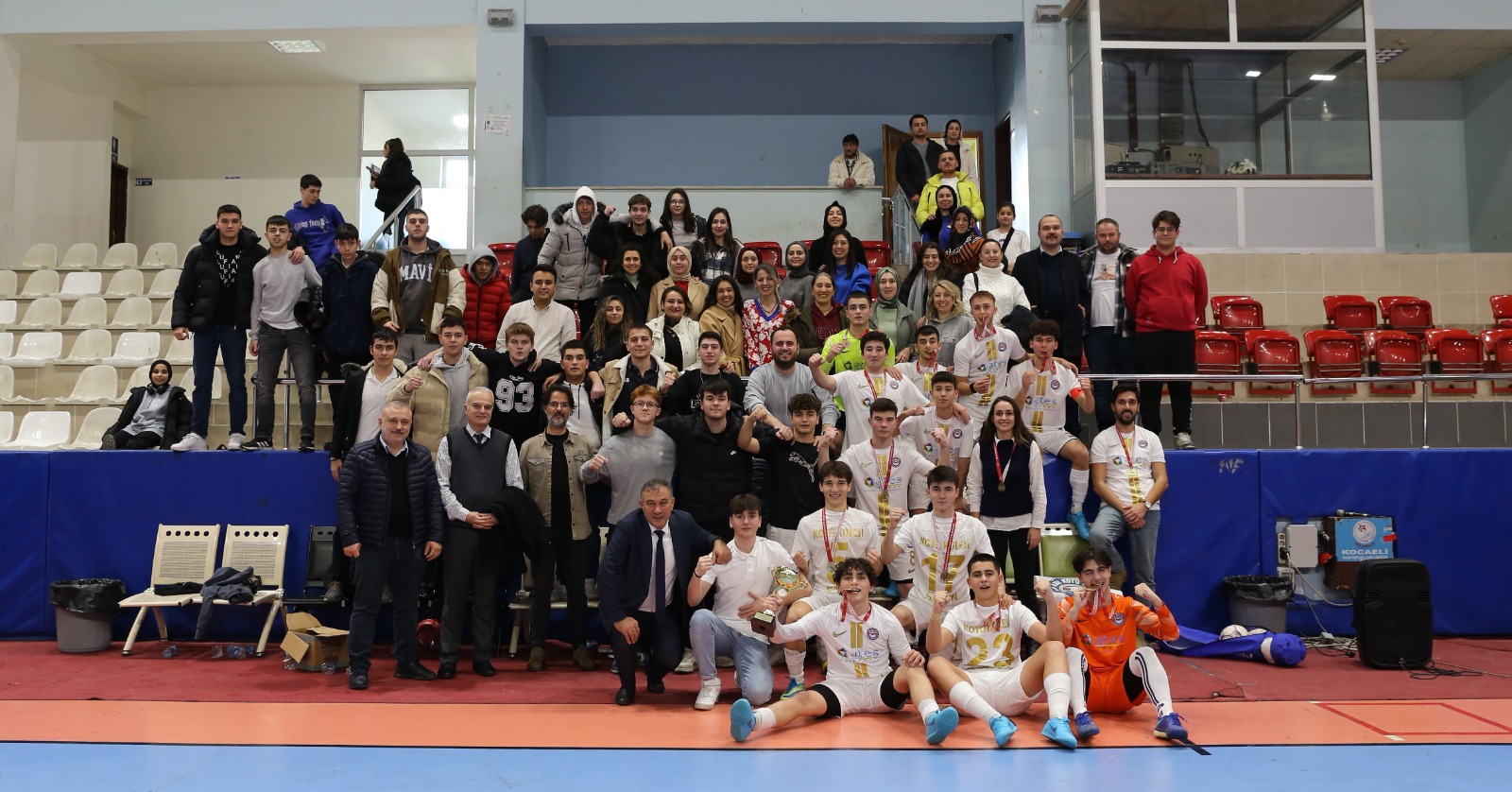 Futsalda en büyük KOTO Teknik Koleji! - Resim : 2