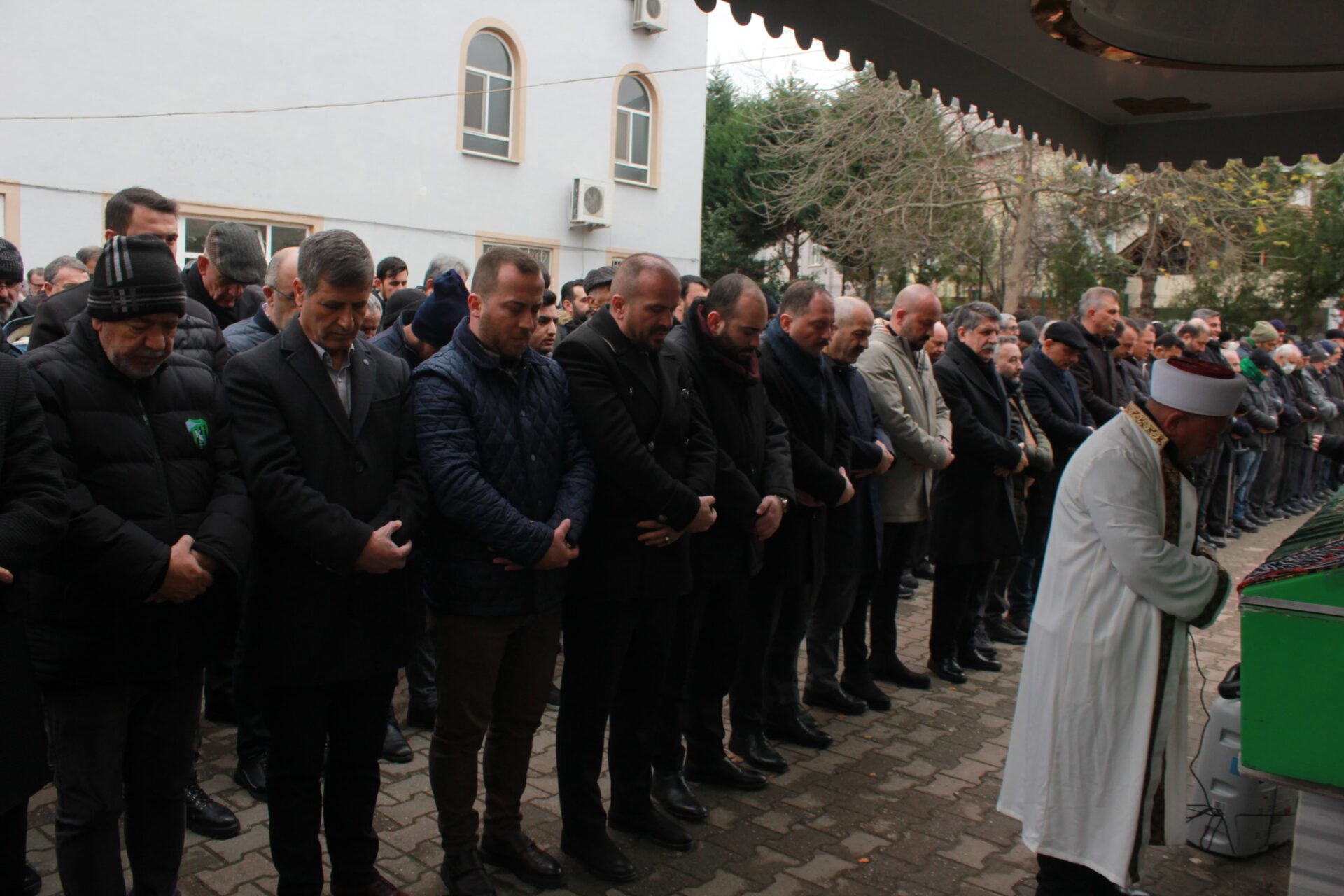 KOGACE Başkanı Cemal Kaplan’ın annesi Emine Kaplan son yolculuğuna uğurlandı - Resim : 4