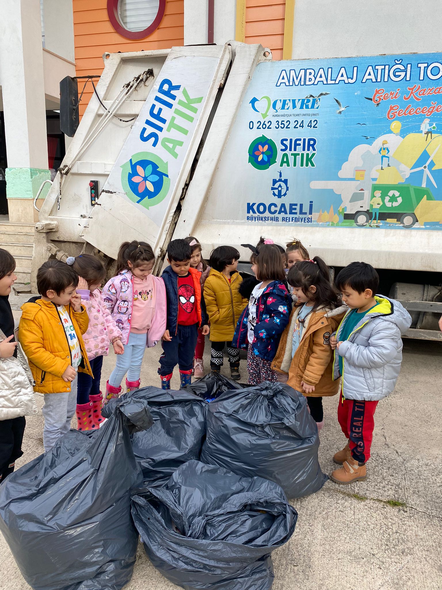 Derince’de minik öğrencilere Sıfır Atık eğitimleri sürüyor - Resim : 1