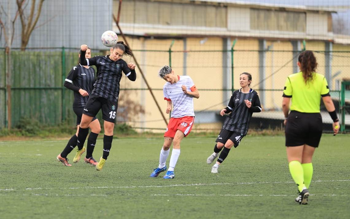 Bizim kızlar lideri salladı, yıkamadı! “0-2” - Resim : 8