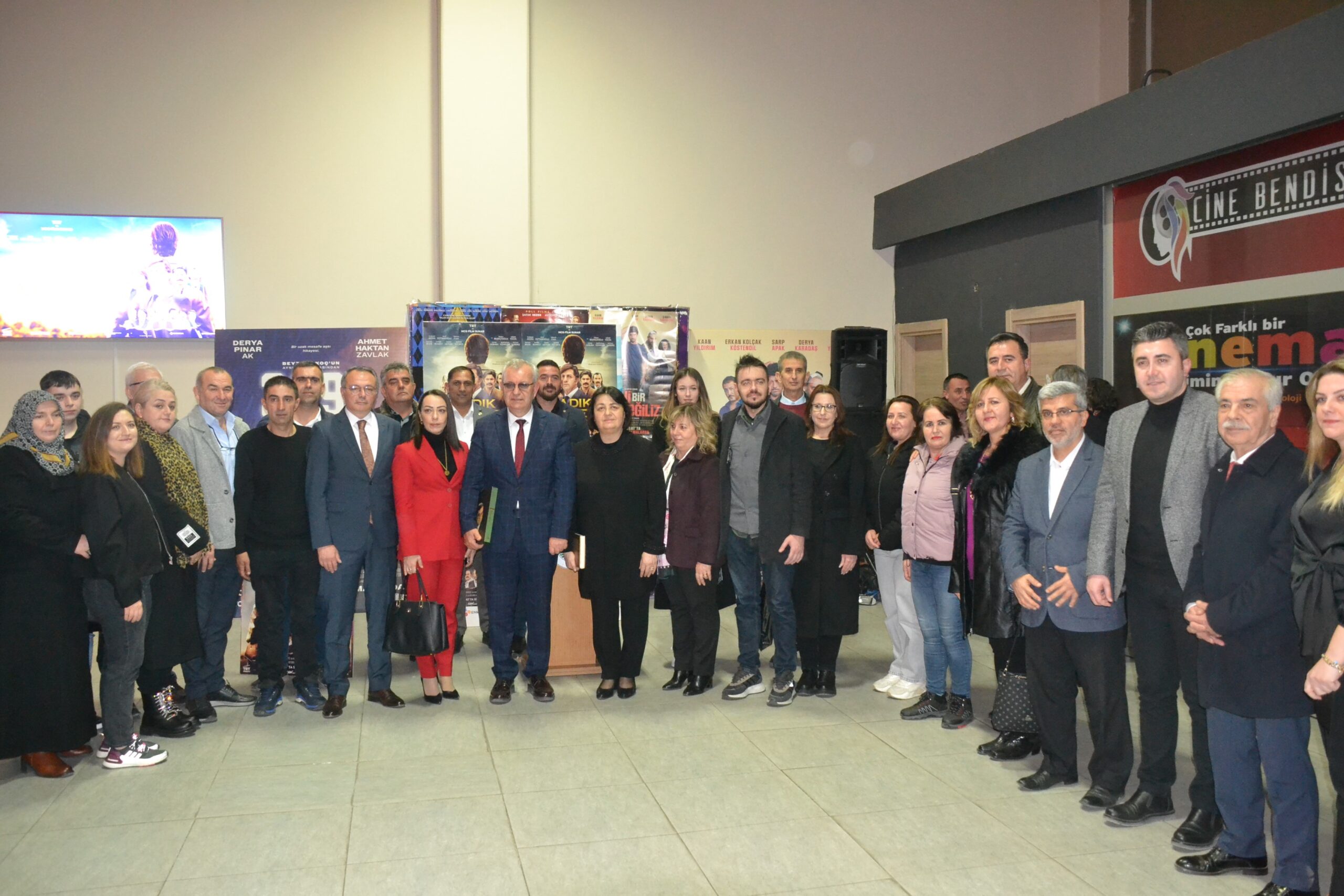 Sadık Ahmet'in filminde duygu dolu anlar yaşandı - Resim : 2