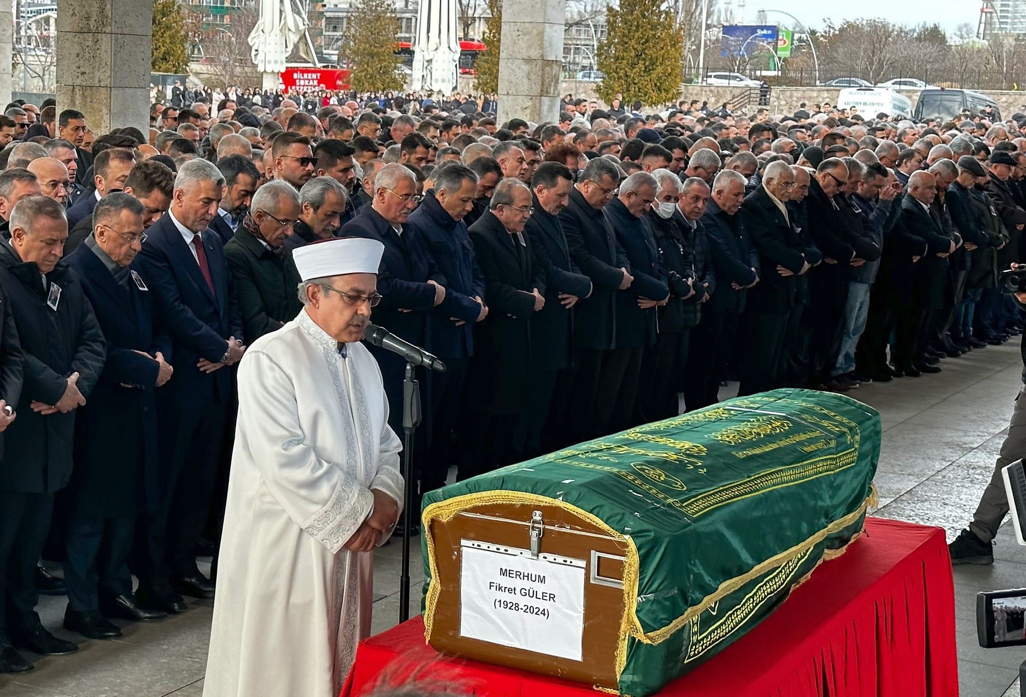 Milli Savunma Bakanı Yaşar Güler'in acı günü - Resim : 2