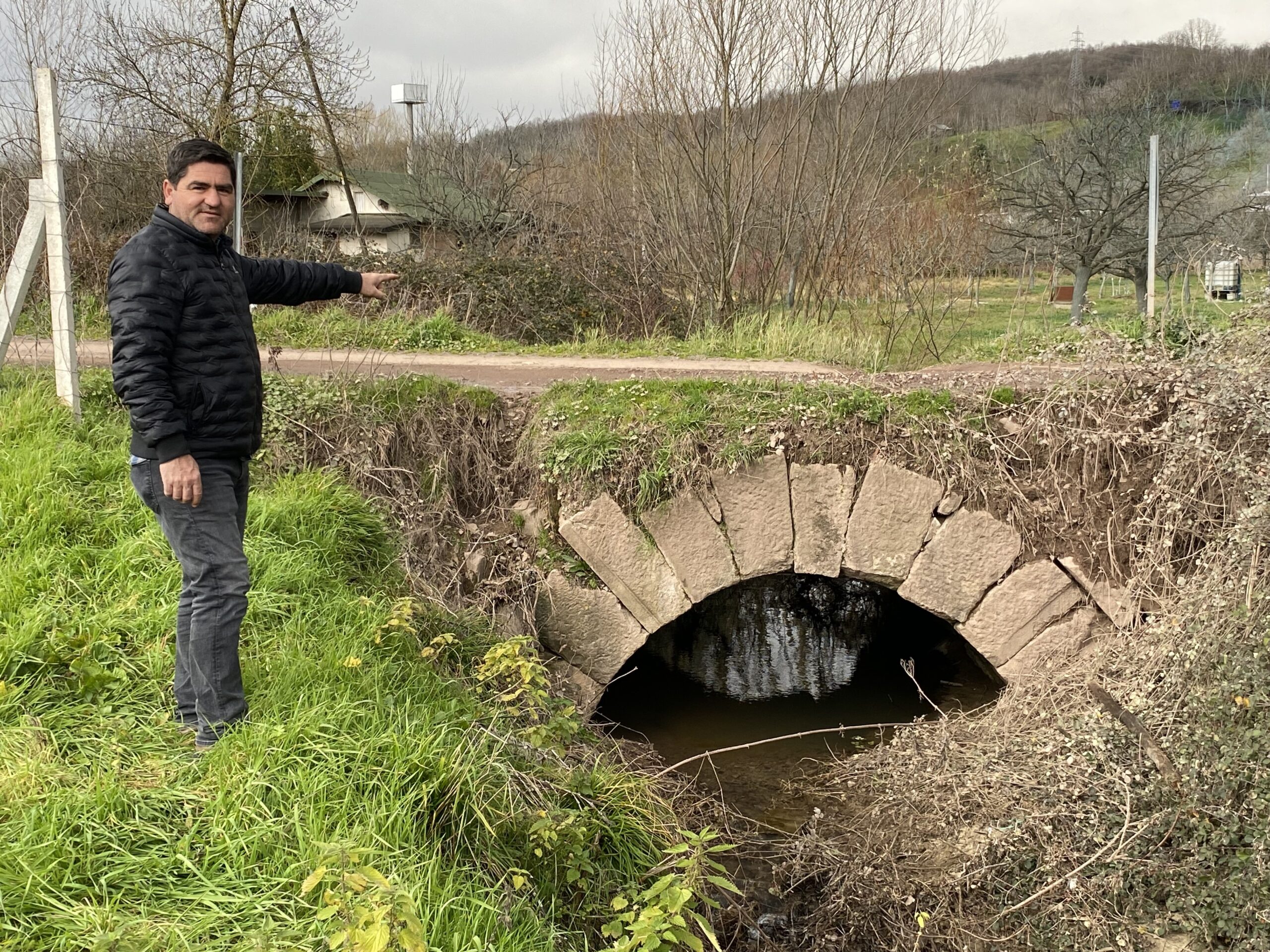 Tarihi köprü yıllara meydan okuyor - Resim : 1