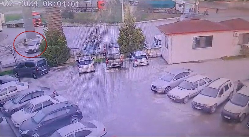 Kartepe'de feci kaza: Karşıdan karşıya geçmek istedi otomobil ezdi - Resim : 2