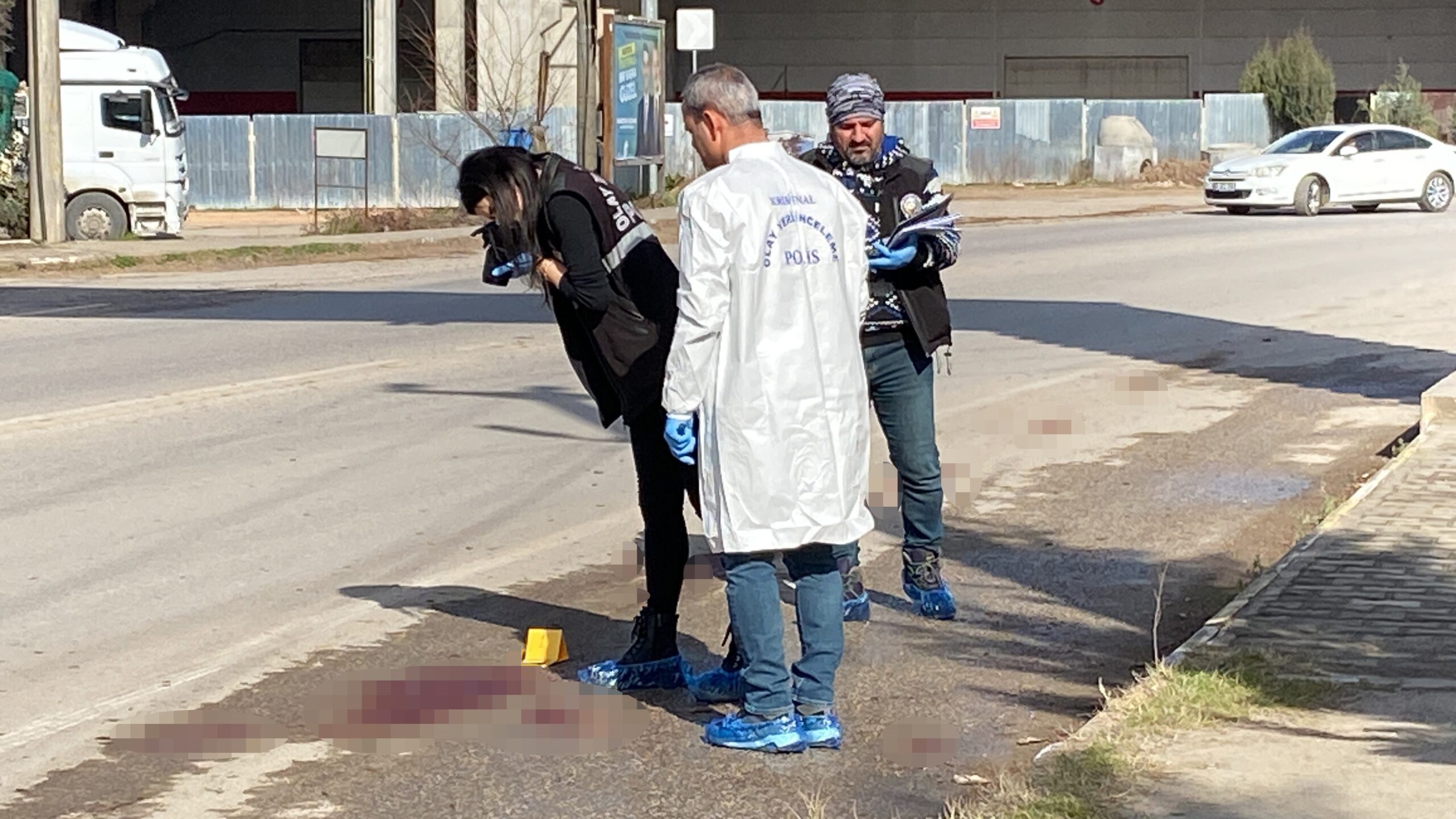 Kartepe'de feci kaza: Karşıdan karşıya geçmek istedi otomobil ezdi - Resim : 1