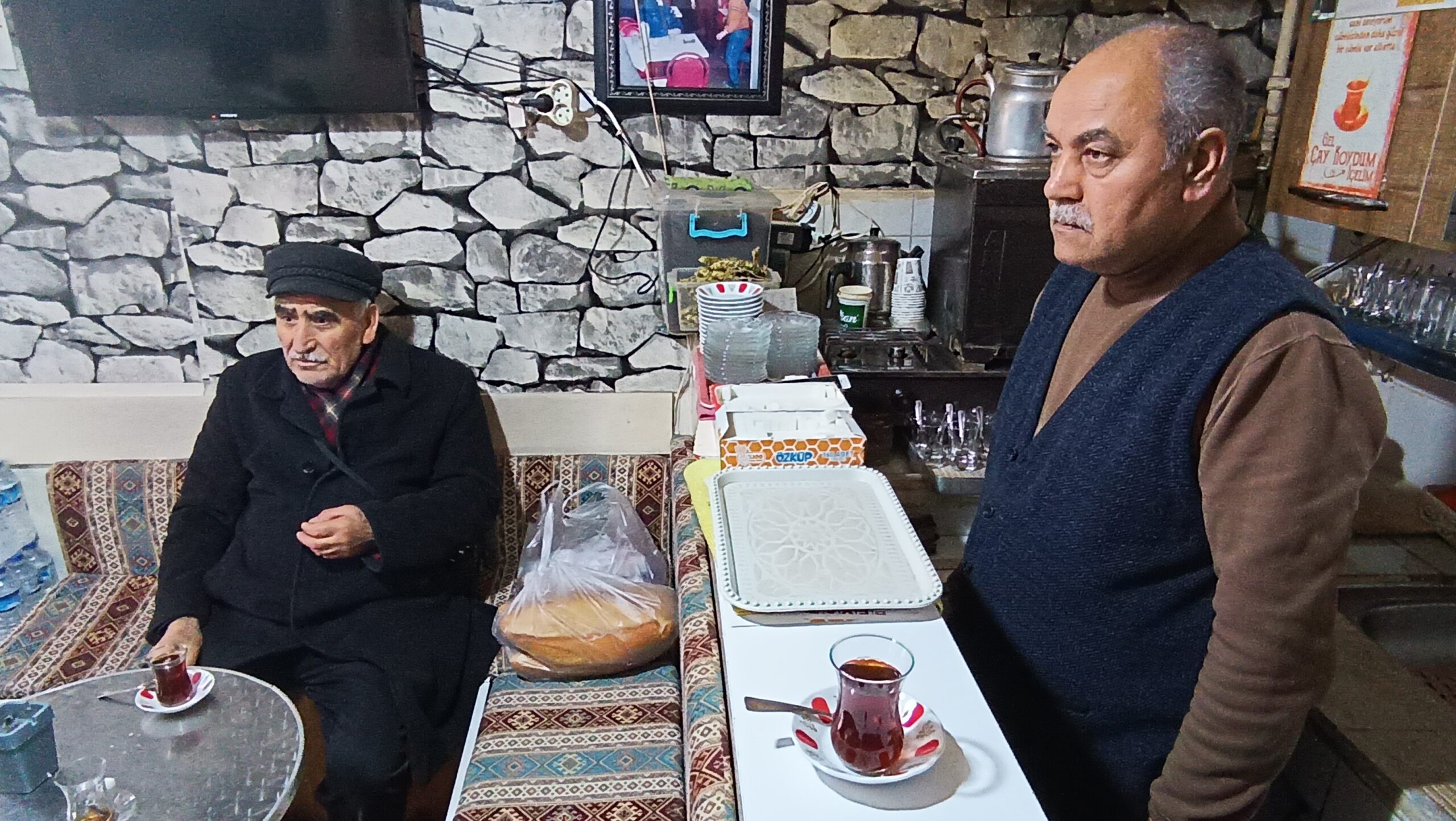 Bu çay ocağında 'siyaset' konuşmak yasak - Resim : 1