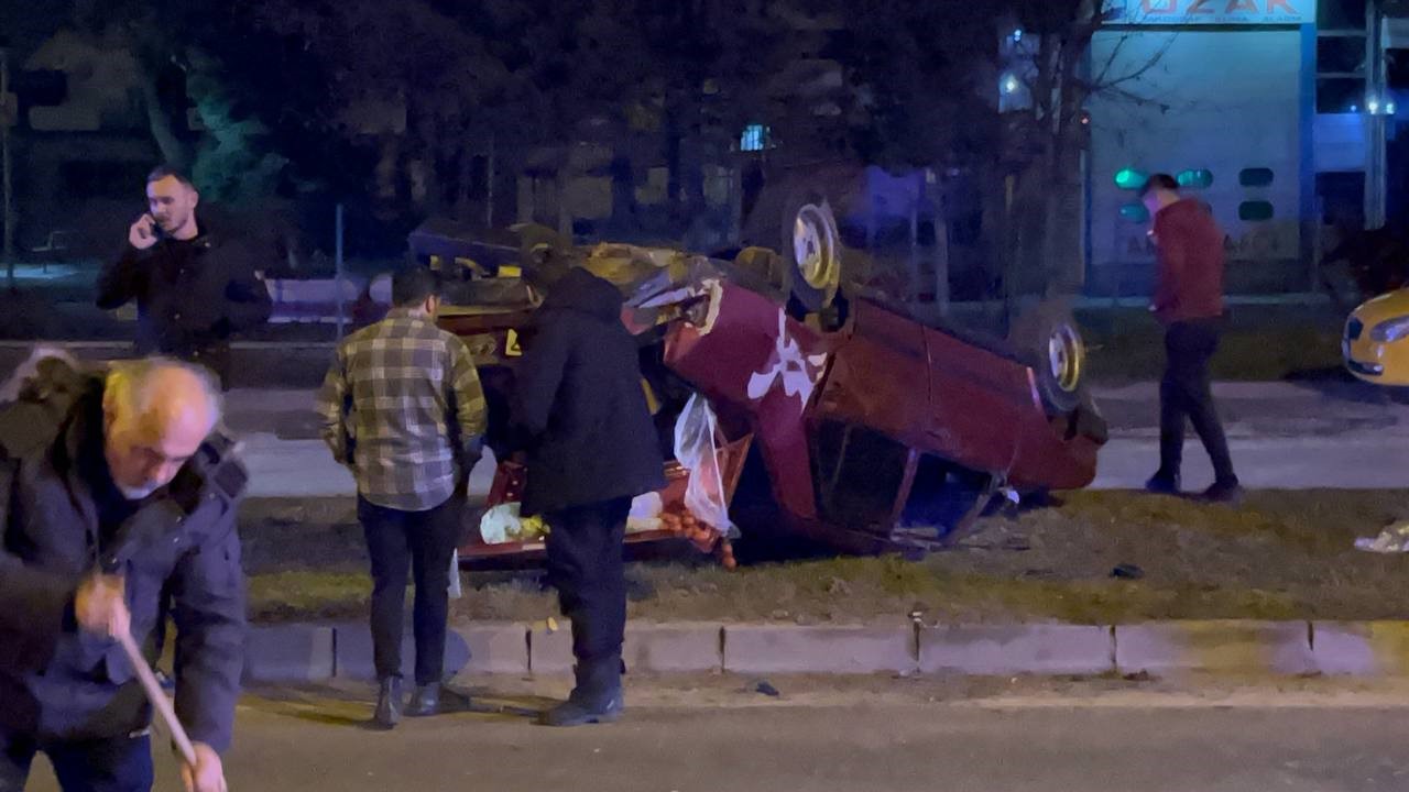 Feci kaza: 4 kişi yaralandı 1'i çocuk! - Resim : 2