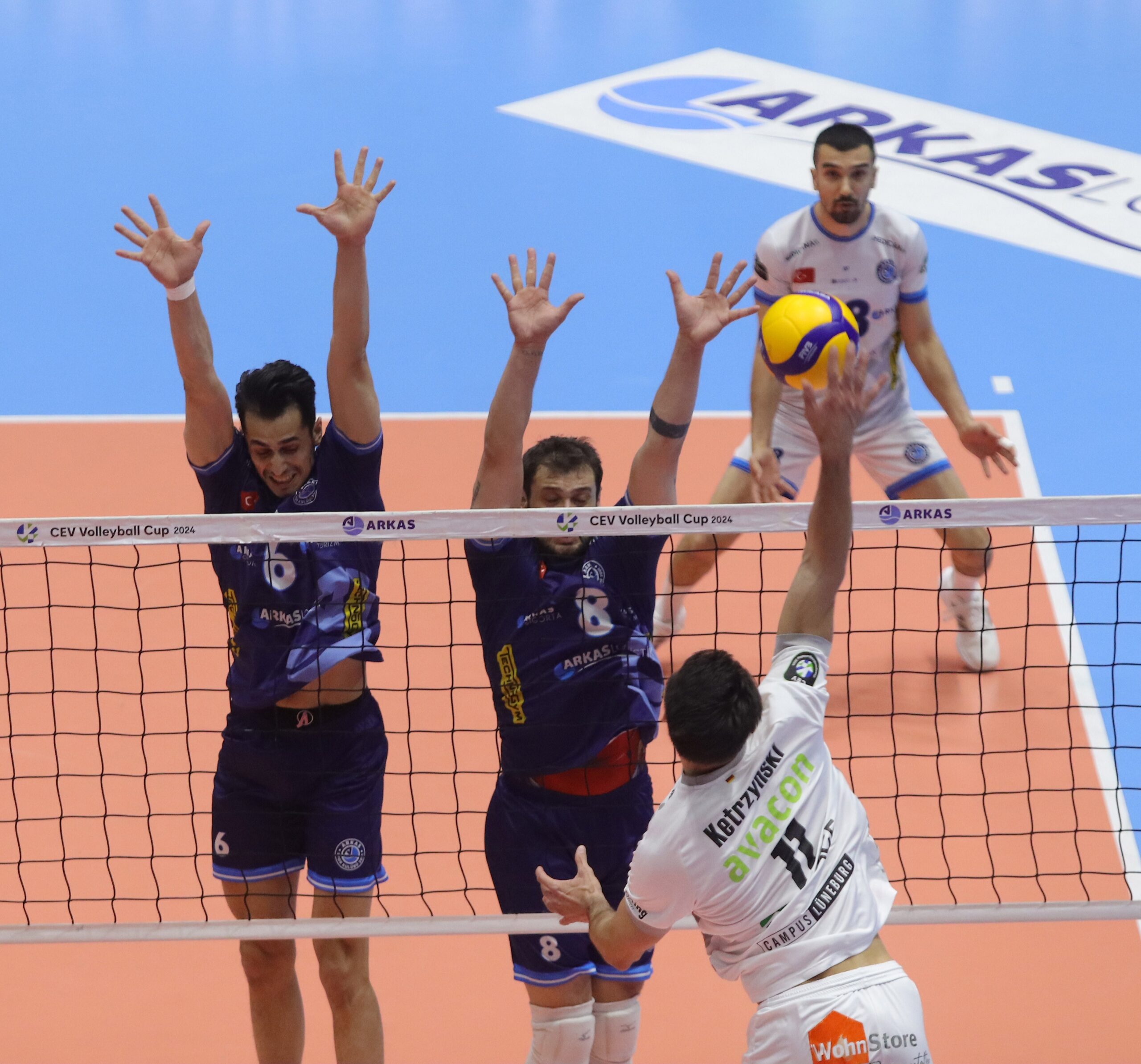 CEV Volleyball Cup'da Arkas Spor galip geldi - Resim : 2