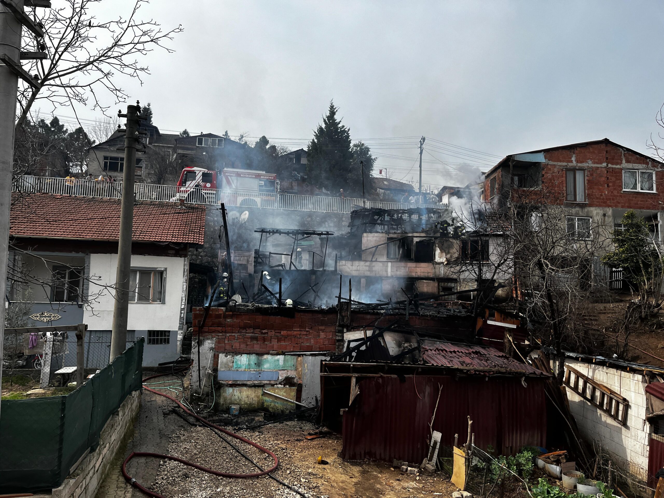 Çıkan yangında baba ve oğlunun evi kül oldu! - Resim : 2