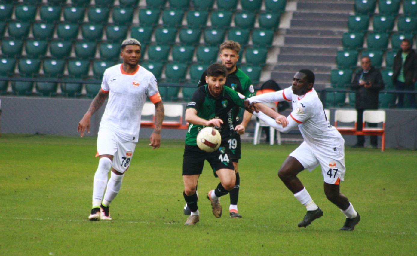 Kocaelispor – Adanaspor: 1-0 “Bülent Badiş – Foto Galeri” - Resim : 25