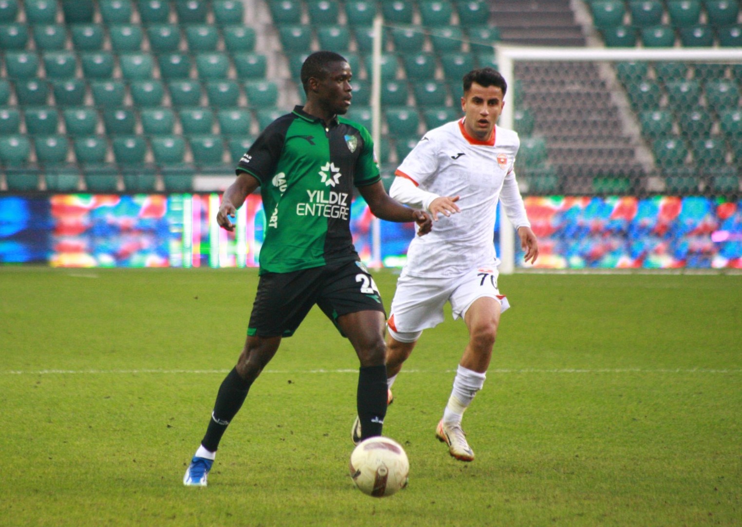 Kocaelispor – Adanaspor: 1-0 “Bülent Badiş – Foto Galeri” - Resim : 52