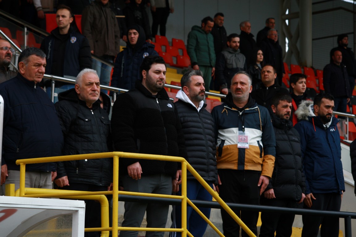 Gölcükspor - Uzunköprüspor: 0-0 "BAL Maçı - Foto Galeri Bülent Badiş" - Resim : 1