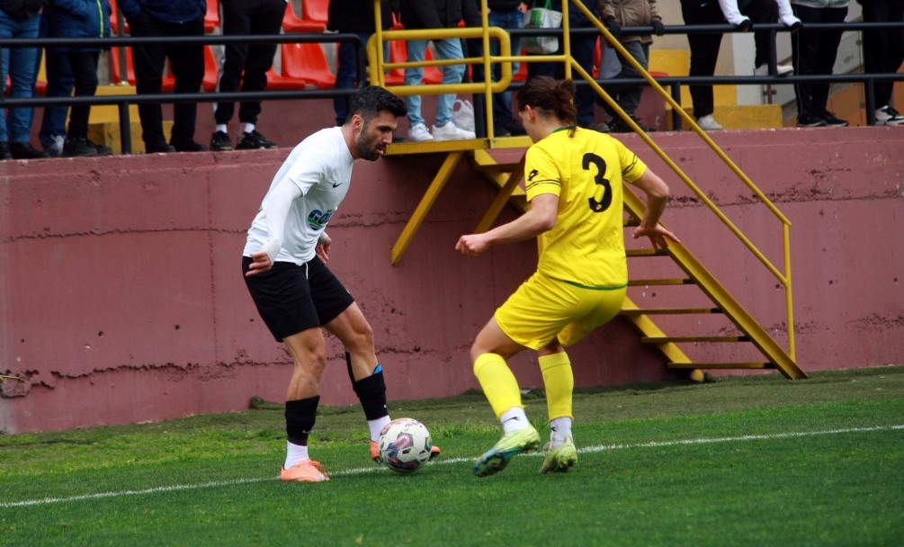 Gölcükspor - Uzunköprüspor: 0-0 "BAL Maçı - Foto Galeri Bülent Badiş" - Resim : 12