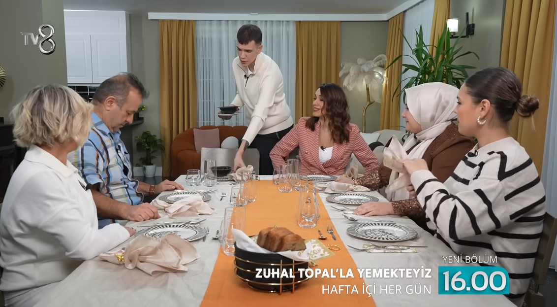 Yemekteyiz İsmet Kim? Zuhal Topal Yemekteyiz İsmet Akmehmet Kaç Yaşında? Yemekteyiz İsmet Akmehmet Instagram Hesabı - Resim : 1