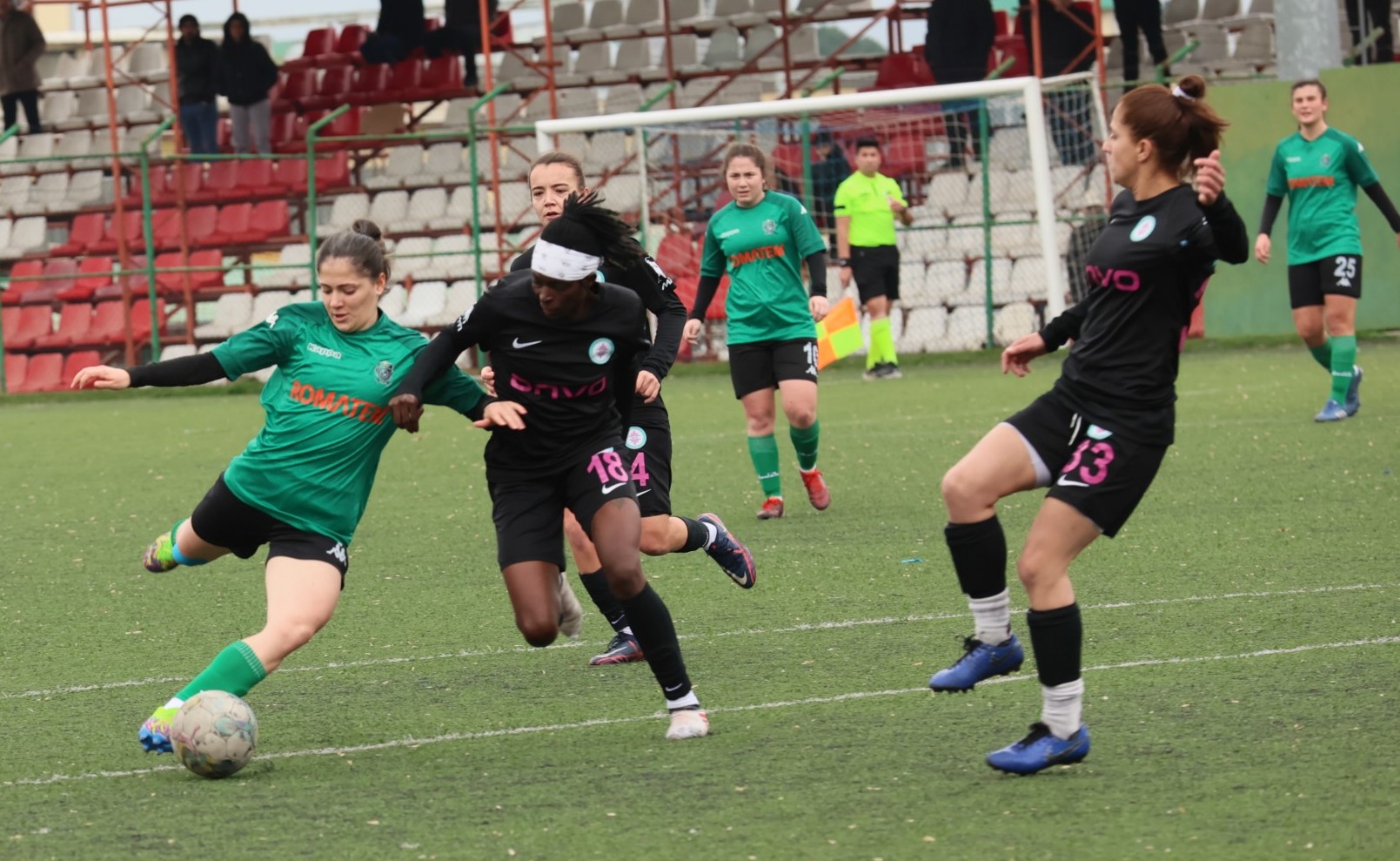 Bizim kızlar Play-Off’un kıyısında! - Resim : 1