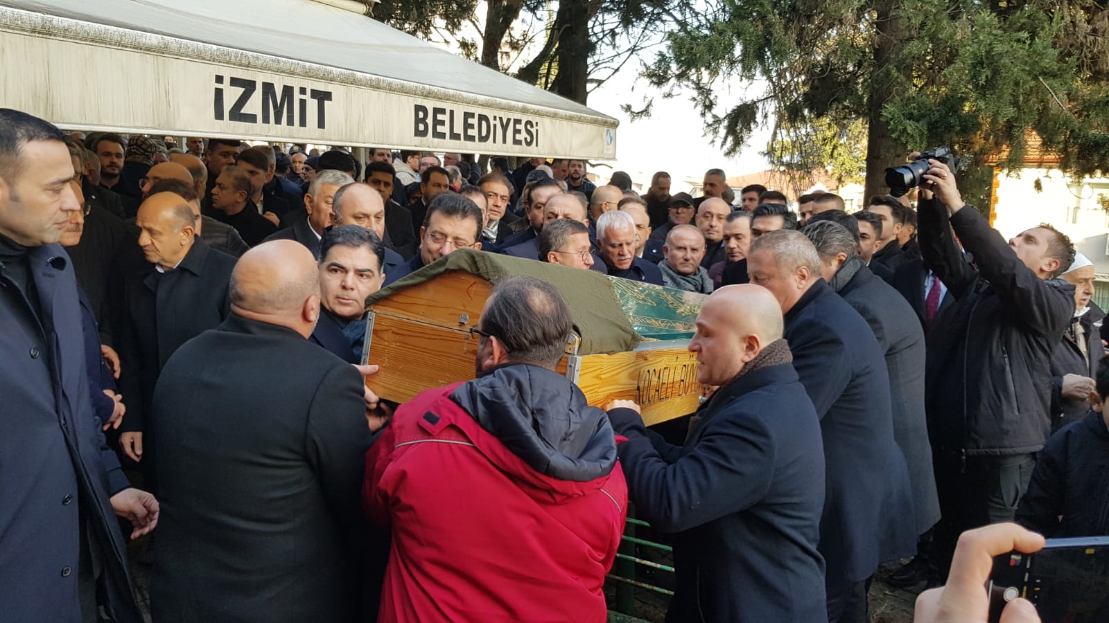 Akşener'in ablası son yolculuğuna uğurlandı - Resim : 1