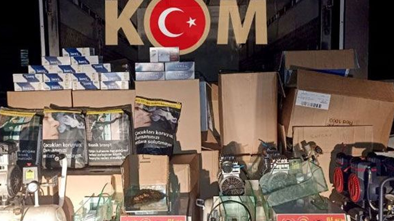 Kocaeli’deki kaçak sigara operasyonunda binlerce malzeme yakalandı