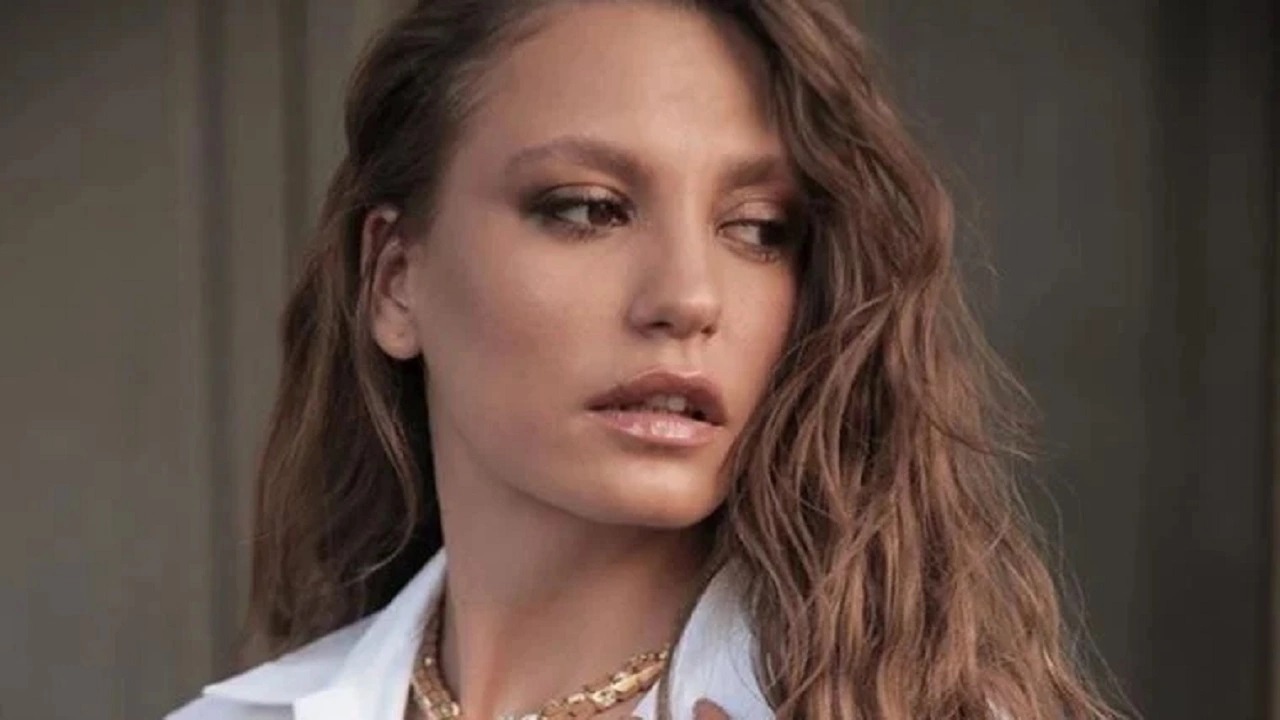 Serenay Sarıkaya’nın makyajsız pozlarına beğeni yağdı! ‘Güneş’e söyleyelim de doğmasın’