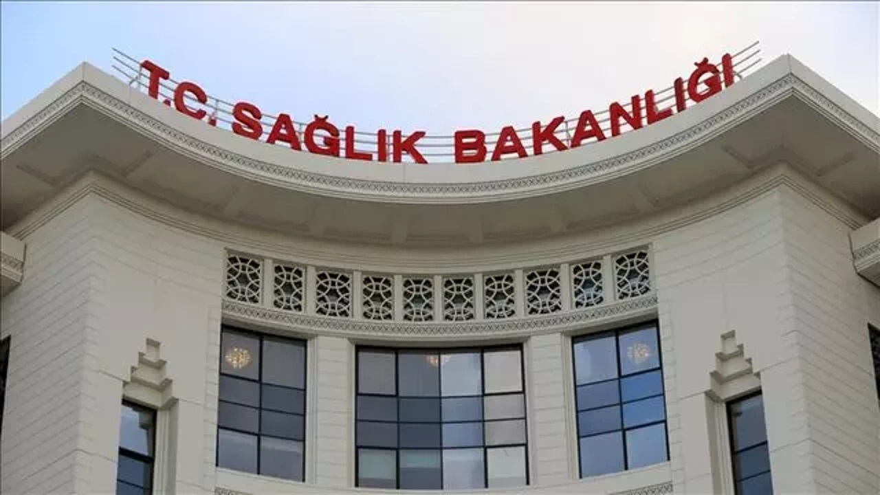 Sağlık Bakanlığı 35 bin personel alımı hakkında çok önemli açıklama! Bakan Koca beklenen tarihi verdi - Resim : 1