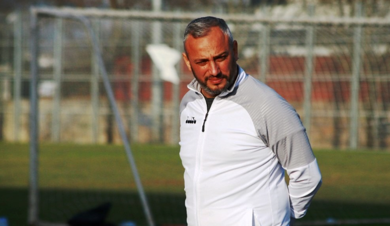 
Gölcükspor Teknik Sorumlusu Ömer