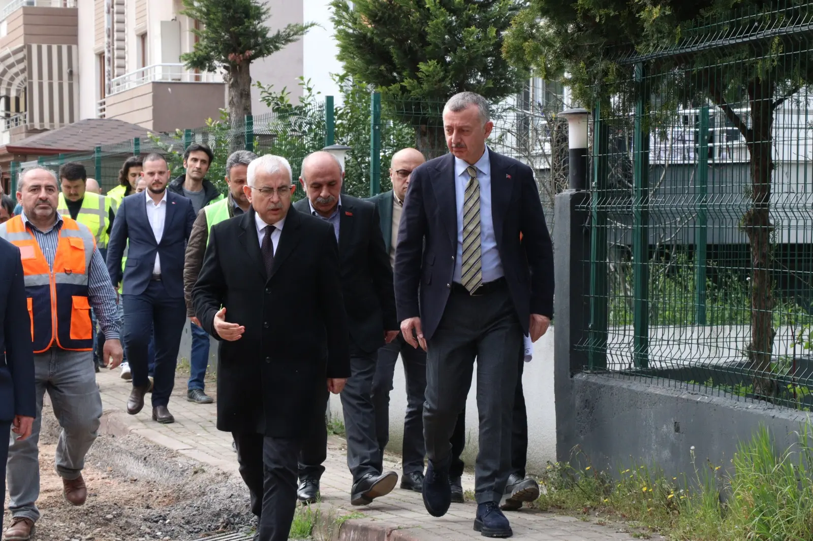 Büyükakın tramvay şantiyesinde İmamoğlu’na yüklendi: Algı yapmıyoruz - Resim : 2