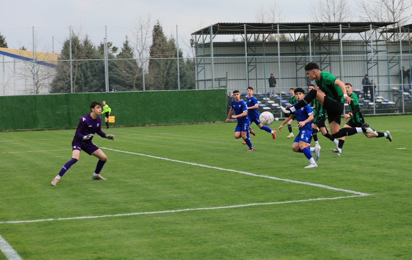 Kocaelispor U-17 parlıyor! “2-1” - Resim : 4