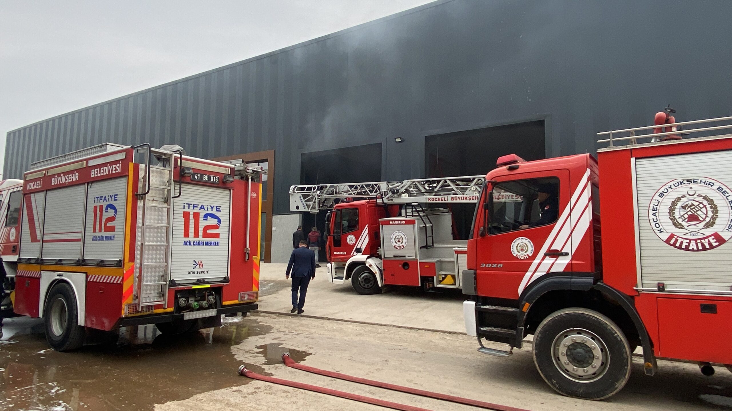 Başiskele'de korkutan fabrika yangını - Resim : 1