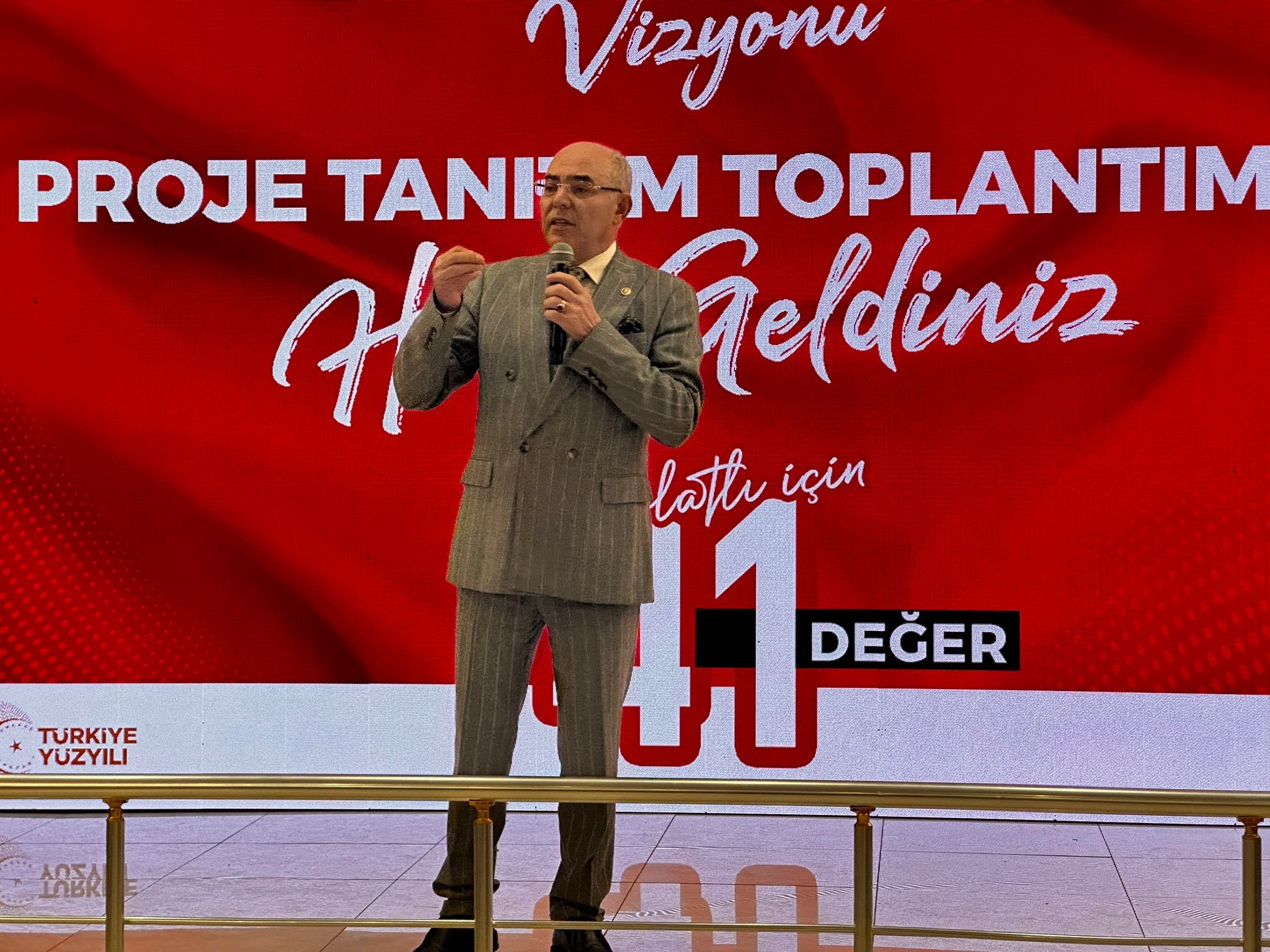 Karakaya: “Dün masanın altında olanlar bugün üstünde”