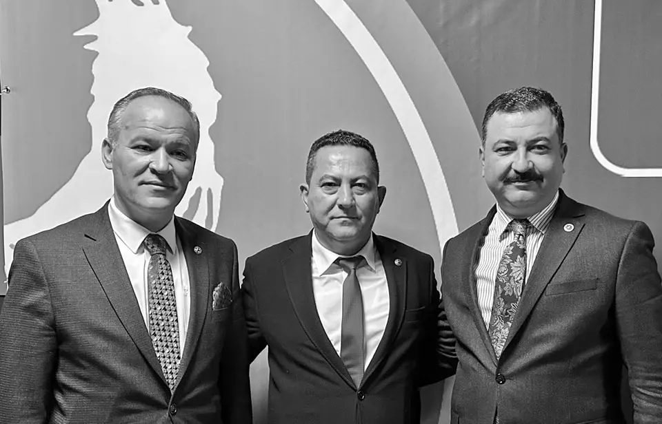 MHP'li aday kalbine yenildi! - Resim : 2