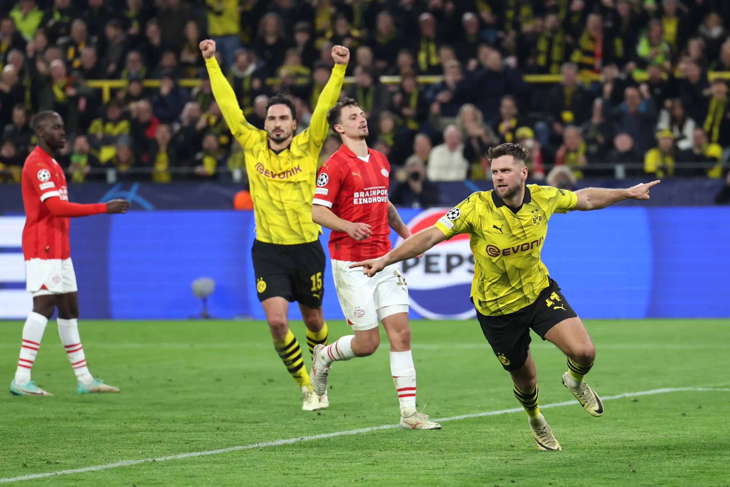 Borussia Dortmund çeyrek finale kaldı - Resim : 1