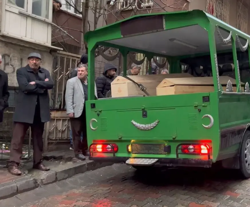 Camiye gidip kendini öldürdü - Resim : 4