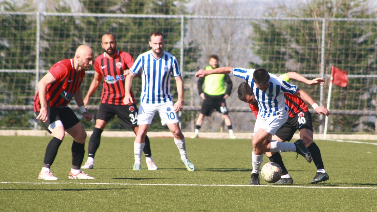 Yuvacıkspor - Gölcükspor: 1-3 "BAL maçı - Foto Galeri - Bülent Badiş" - Resim : 13