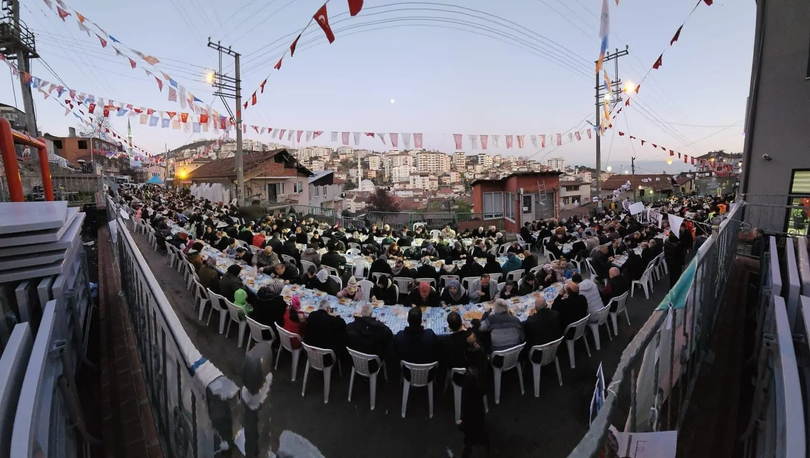 Binler katıldı: Gültepe'de iftar bir başka! - Resim : 10